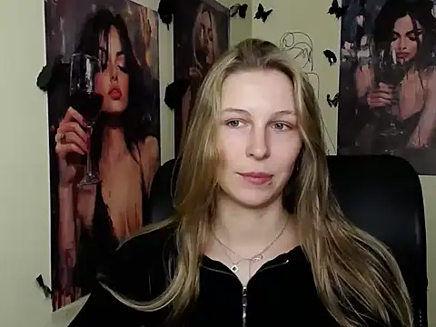 Snapshot of StrangerGi chatting on April 23, 2026, 11:31 am StrangerGi online show from April 23, 2026, 11:31 am