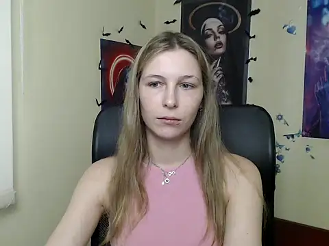 Snapshot of StrangerGi chatting on June 17, 2026, 6:16 am StrangerGi online show from June 17, 2026, 6:16 am