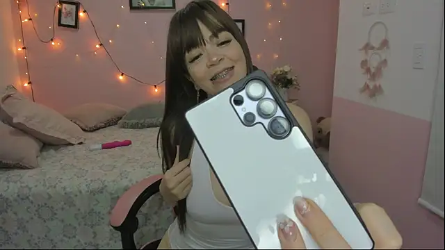 Snapshot of emilyharrix chatting on April 5, 2026, 8:28 pm emilyharrix online show from April 5, 2026, 8:28 pm