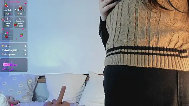 Snapshot of hannaasweet chatting on February 20, 2025, 3:01 am hannaasweet online show from February 20, 2025, 3:01 am