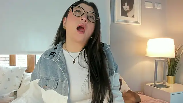 Snapshot of hannaasweet chatting on March 22, 2025, 5:52 pm hannaasweet online show from March 22, 2025, 5:52 pm