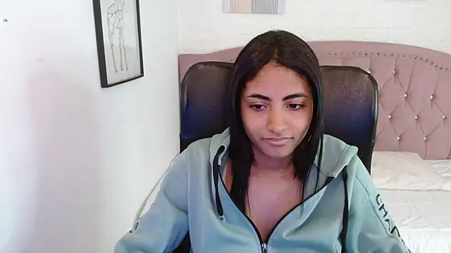 shaneelle online show from November 5, 2025, 3:06 am