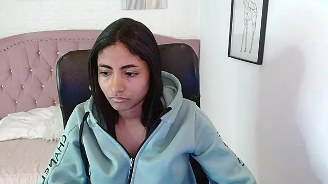 shaneelle online show from November 10, 2025, 3:05 am