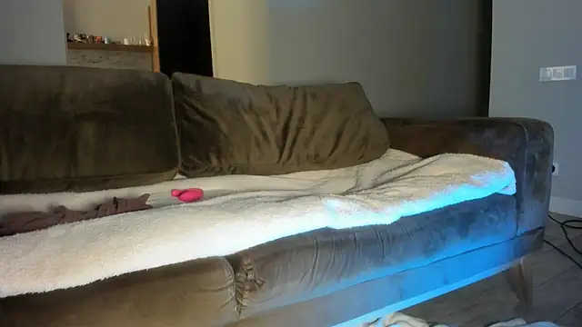 Yukisans online show from February 20, 2025, 7:34 am