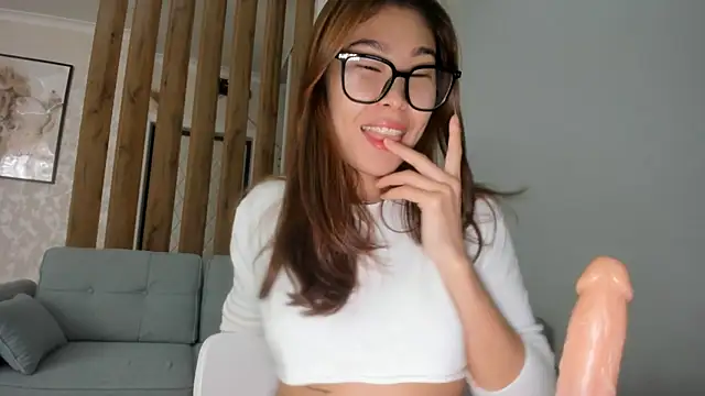 Yukisans online show from October 1, 2025, 6:19 am