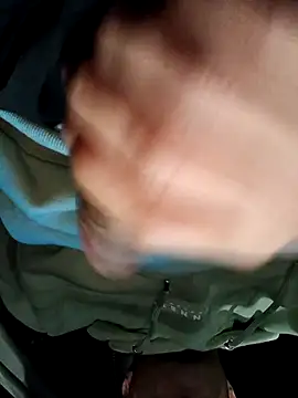 Snapshot of Alfrendino44 chatting on November 27, 2025, 4:03 am Alfrendino44 online show from November 27, 2025, 4:03 am