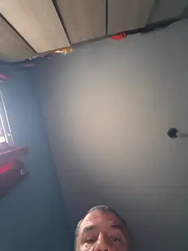 Snapshot of Carlossantos07 chatting on March 10, 2026, 11:37 am Carlossantos07 online show from March 10, 2026, 11:37 am