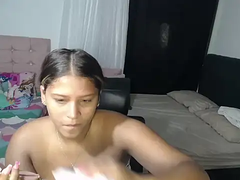 Snapshot of Miel_canela chatting on September 30, 2025, 4:01 pm Miel canela online show from September 30, 2025, 4:01 pm