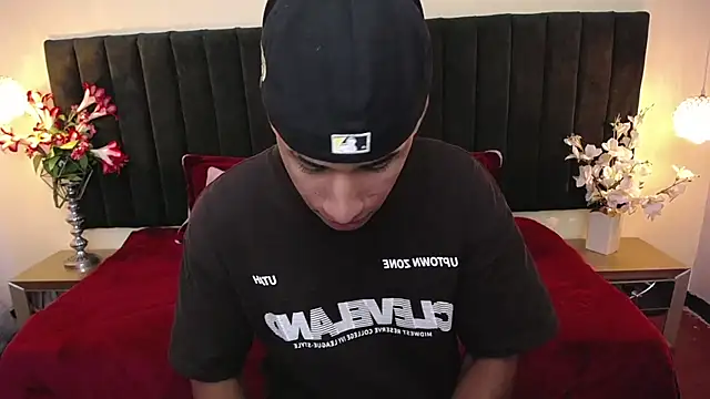 soft attraction online show from February 25, 2026, 7:34 pm