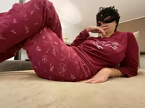 Snapshot of Marilou1983 chatting on January 14, 2025, 5:56 pm Marilou1983 online show from January 14, 2025, 5:56 pm