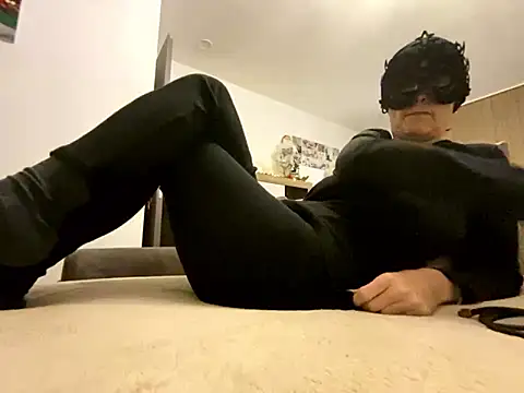 Snapshot of Marilou1983 chatting on January 13, 2026, 5:51 pm Marilou1983 online show from January 13, 2026, 5:51 pm