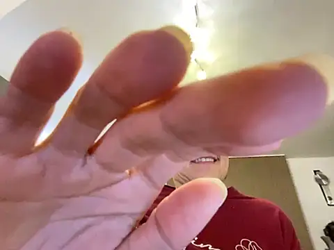 Snapshot of Marilou1983 chatting on February 8, 2026, 8:23 pm Marilou1983 online show from February 8, 2026, 8:23 pm