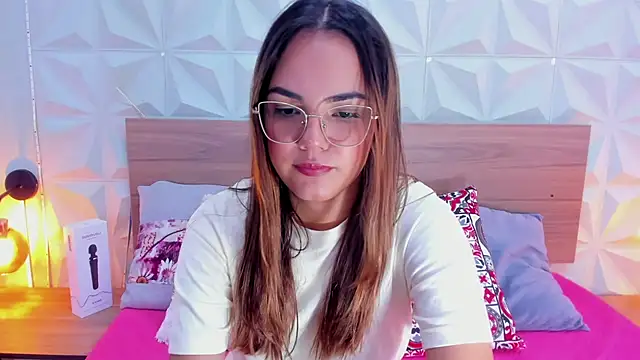 Stacey white  online show from March 10, 2025, 8:34 pm