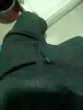 Snapshot of ekimeskim1 chatting on December 7, 2024, 1:14 am ekimeskim1 online show from December 7, 2024, 1:14 am