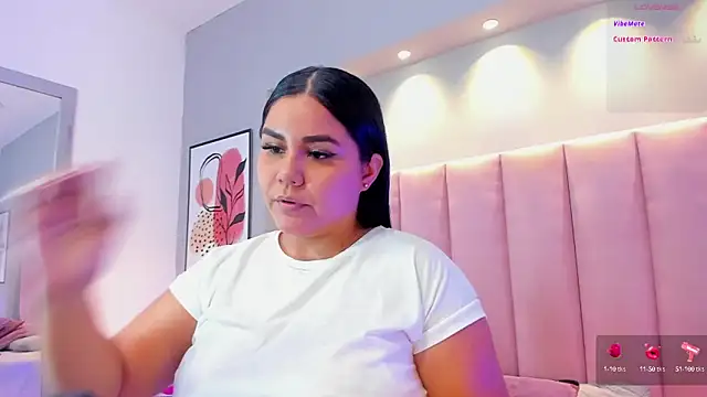 KeilyRoss online show from October 11, 2025, 9:02 pm