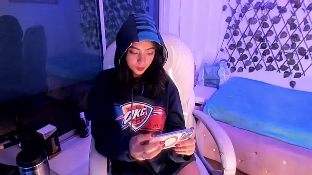 Snapshot of Vic_beckeer chatting on February 13, 2025, 7:45 am Vic beckeer online show from February 13, 2025, 7:45 am