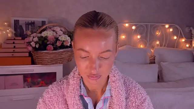 aestetick online show from December 16, 2025, 6:51 am