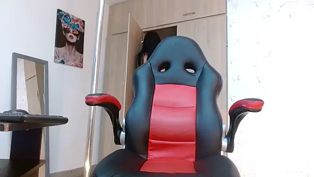 Snapshot of PaulinaRubio_ chatting on December 27, 2024, 7:24 pm PaulinaRubio online show from December 27, 2024, 7:24 pm