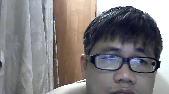 Snapshot of findagirlfriend chatting on January 1, 2025, 5:33 pm findagirlfriend online show from January 1, 2025, 5:33 pm