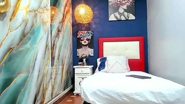 Snapshot of BustyAmanda chatting on November 11, 2025, 8:09 pm BustyAmanda online show from November 11, 2025, 8:09 pm