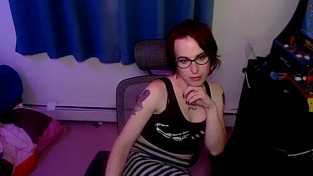 Snapshot of RyffBurnz chatting on October 9, 2025, 4:21 am RyffBurnz online show from October 9, 2025, 4:21 am