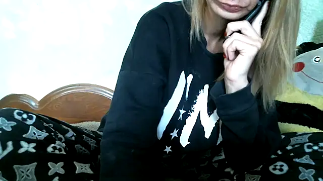 DennisXCaroll online show from October 18, 2025, 6:48 am