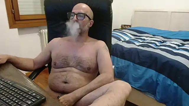 Snapshot of newsimo74 chatting on May 8, 2026, 6:46 pm newsimo74 online show from May 8, 2026, 6:46 pm