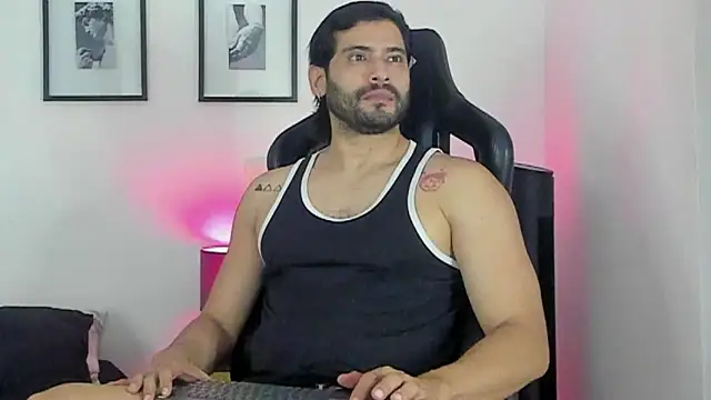 Snapshot of Dereck_vega chatting on July 3, 2026, 10:38 pm Dereck vega online show from July 3, 2026, 10:38 pm