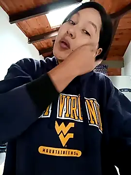 SamaraJay1 online show from September 18, 2025, 1:46 pm