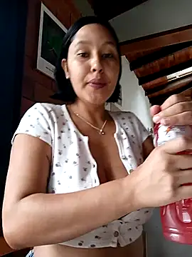 SamaraJay1 online show from September 28, 2025, 3:39 pm