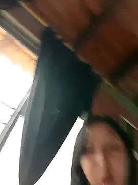 SamaraJay1 online show from November 15, 2025, 4:03 pm