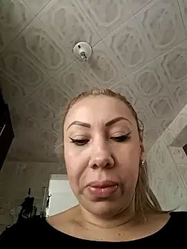 Snapshot of coral_smitth chatting on May 6, 2026, 6:24 pm coral smitth online show from May 6, 2026, 6:24 pm