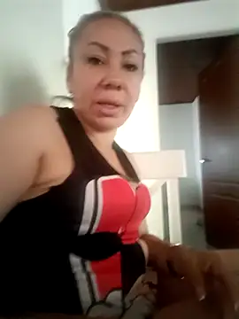 Snapshot of coral_smitth chatting on May 7, 2026, 2:33 pm coral smitth online show from May 7, 2026, 2:33 pm