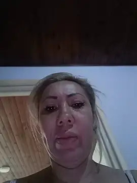 Snapshot of coral_smitth chatting on May 10, 2026, 4:45 pm coral smitth online show from May 10, 2026, 4:45 pm