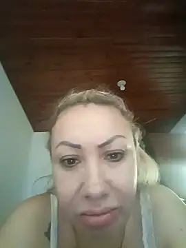 Snapshot of coral_smitth chatting on May 30, 2026, 7:11 pm coral smitth online show from May 30, 2026, 7:11 pm