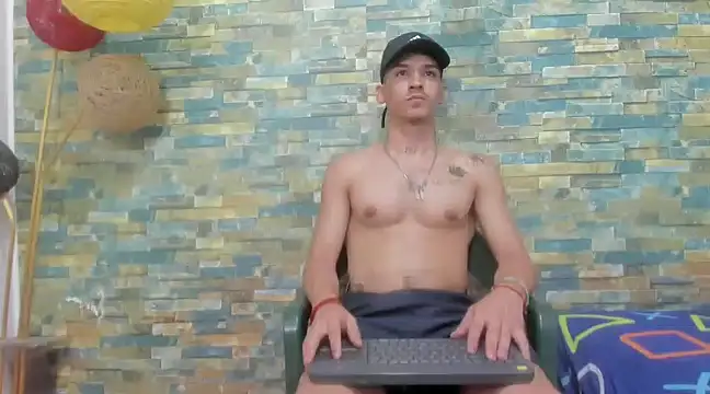 Snapshot of MasterSEX420 chatting on January 20, 2025, 3:59 am MasterSEX420 online show from January 20, 2025, 3:59 am