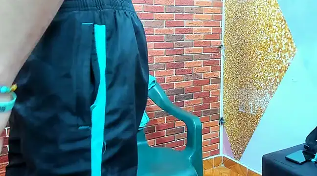 Snapshot of MasterSEX420 chatting on February 26, 2025, 12:36 pm MasterSEX420 online show from February 26, 2025, 12:36 pm