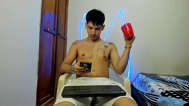 Snapshot of MasterSEX420 chatting on November 27, 2025, 1:13 pm MasterSEX420 online show from November 27, 2025, 1:13 pm