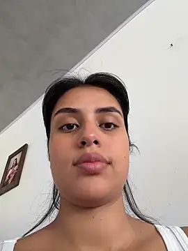 Snapshot of EmmaTorres_ chatting on June 19, 2026, 5:06 pm EmmaTorres online show from June 19, 2026, 5:06 pm
