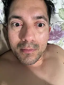 Snapshot of Papilobo12 chatting on December 16, 2024, 4:05 pm Papilobo12 online show from December 16, 2024, 4:05 pm