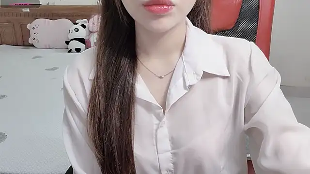 Snapshot of TrinhH_Nabbi chatting on June 11, 2026, 8:23 am TrinhH Nabbi online show from June 11, 2026, 8:23 am