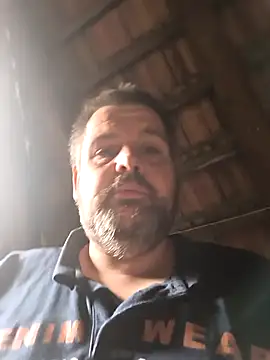 Snapshot of Ronny2510 chatting on October 10, 2025, 11:20 am Ronny2510 online show from October 10, 2025, 11:20 am