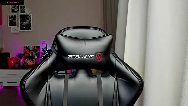 Snapshot of Sm0ly chatting on February 7, 2025, 1:15 am Sm0ly online show from February 7, 2025, 1:15 am