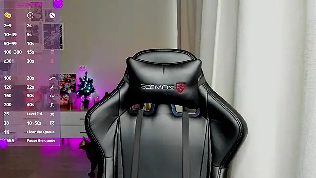 Snapshot of Sm0ly chatting on February 12, 2025, 5:26 am Sm0ly online show from February 12, 2025, 5:26 am