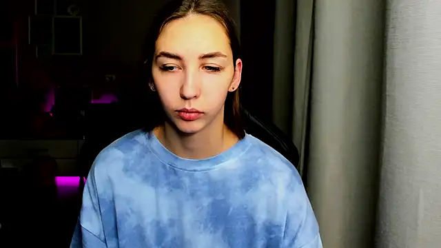 Snapshot of Sm0ly chatting on October 20, 2025, 2:01 am Sm0ly online show from October 20, 2025, 2:01 am