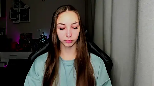 Snapshot of Sm0ly chatting on January 6, 2026, 2:37 am Sm0ly online show from January 6, 2026, 2:37 am