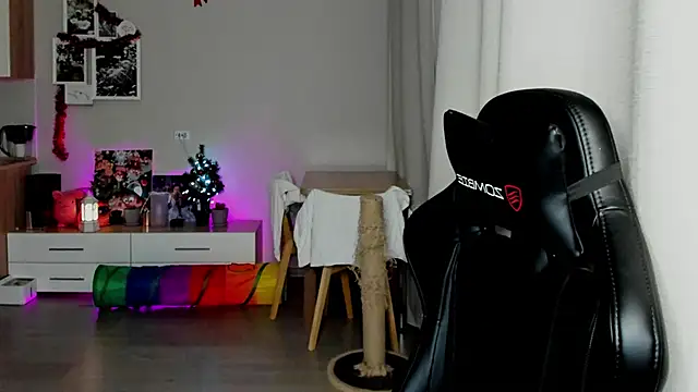 Snapshot of Sm0ly chatting on January 12, 2026, 2:28 am Sm0ly online show from January 12, 2026, 2:28 am