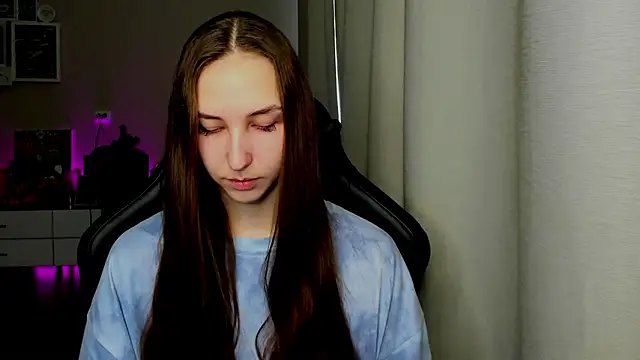 Sm0ly online show from June 6, 2026, 3:44 am