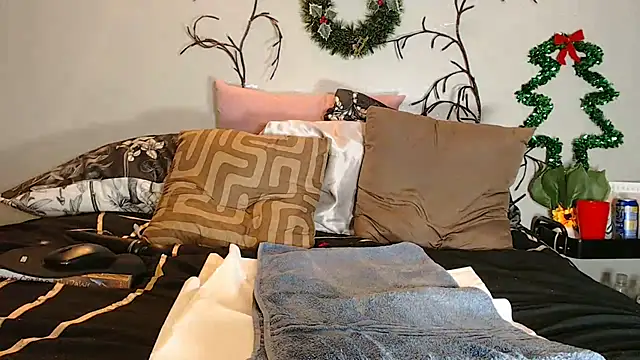 Snapshot of FRUITOFEDEN01 chatting on December 24, 2024, 3:27 am FRUITOFEDEN01 online show from December 24, 2024, 3:27 am