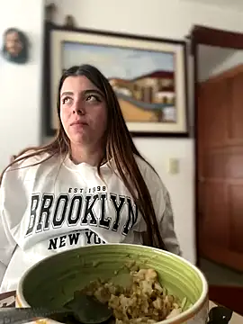 Cloew Marz online show from September 18, 2025, 6:54 pm